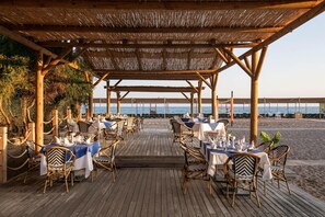 7 restaurants, breakfast, lunch, dinner served; Turkish cuisine - Megasaray Resort Side (Manavgat)