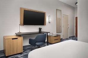 Premium bedding, desk, blackout drapes, iron/ironing board - Fairfield Inn & Suites by Marriott El Centro (El Centro)