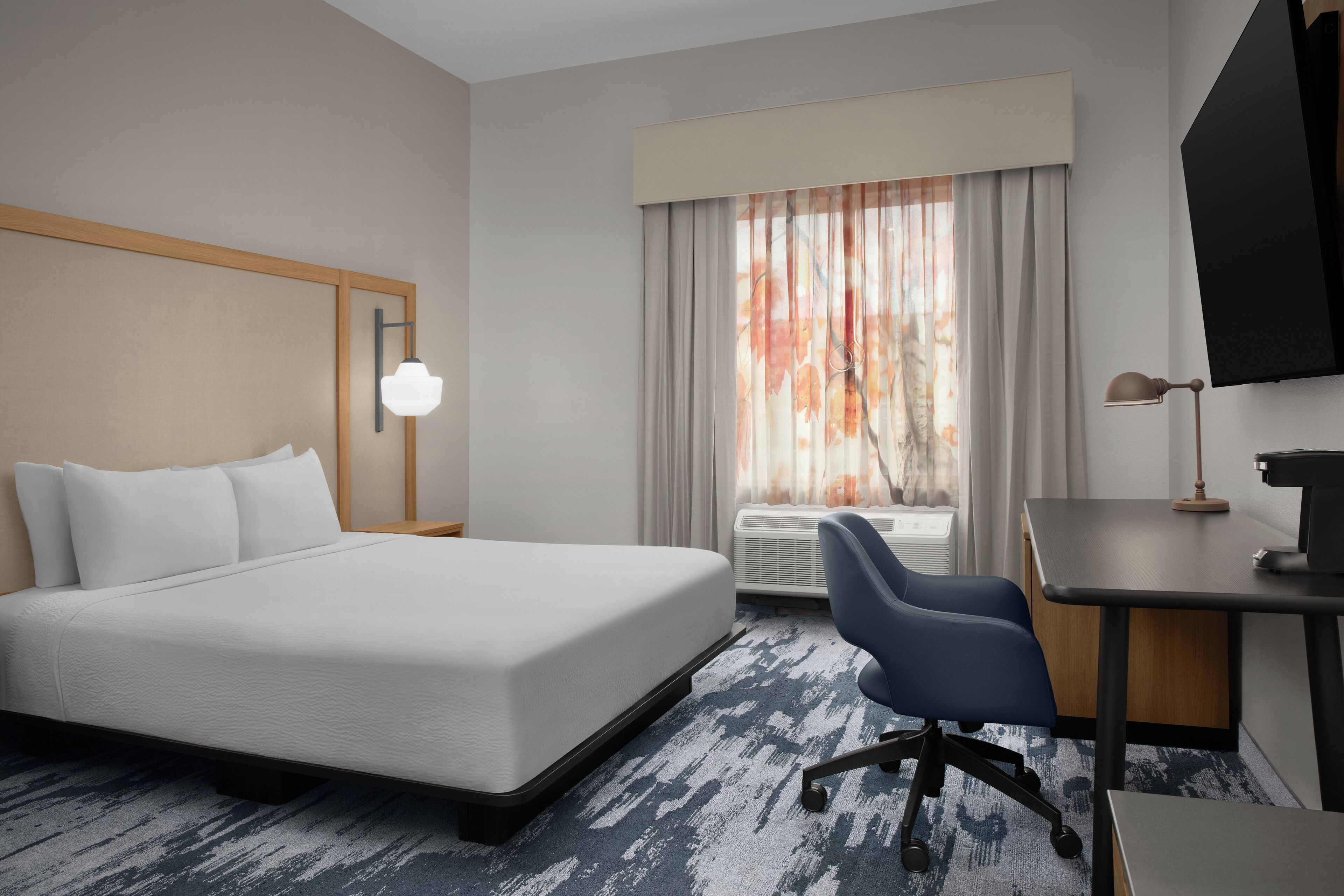 고급 침구, 책상, 암막 커튼, 다리미/다리미판