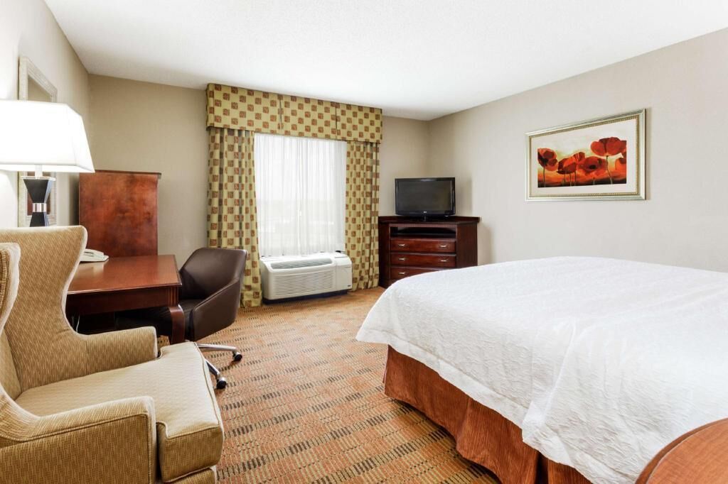 In-room safe, desk, iron/ironing board, free WiFi