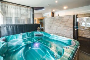 Sauna, Whirlpool, Dampfbad, Türkisches Bad/Hamam, Körperbehandlungen