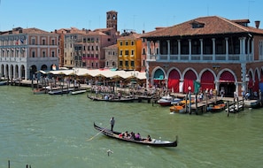 Pintu masuk hartanah