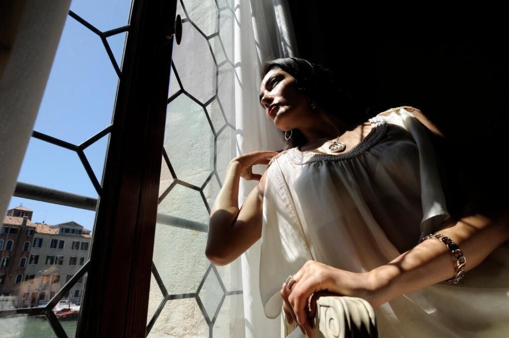 deluxe double or twin room, canal view | hypo-allergenic bedding, minibar, in-room safe, individually decorated