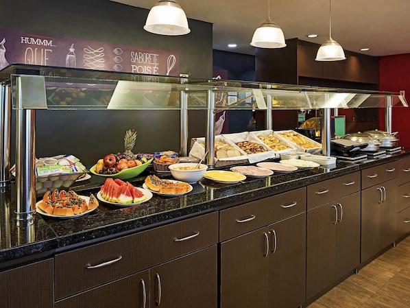 Daily buffet breakfast (BRL 58 per person) - ibis Rio de Janeiro Centro (Rio de Janeiro)