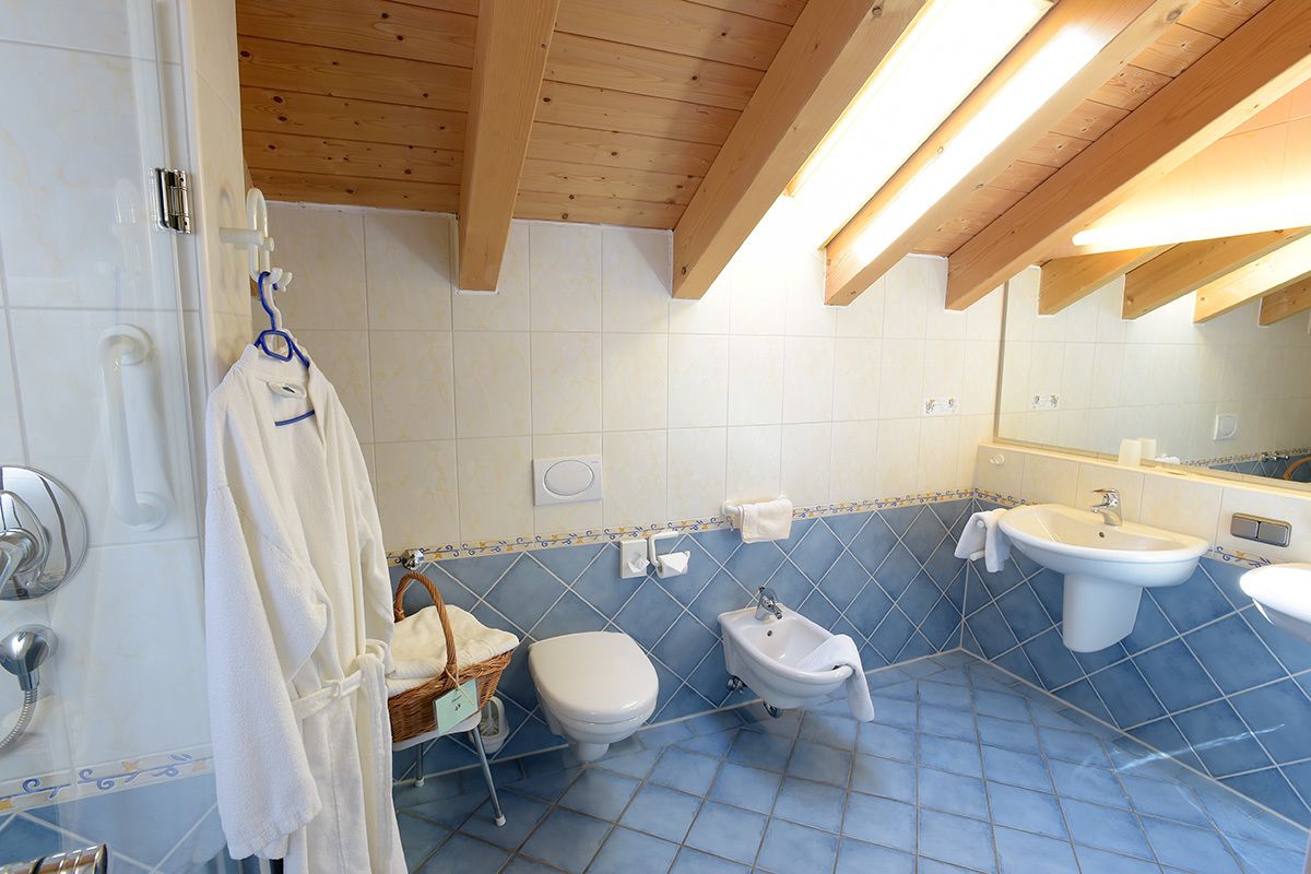 studio, balcony | bathroom | deep-soaking bathtub, free toiletries, hair dryer, dressing gowns