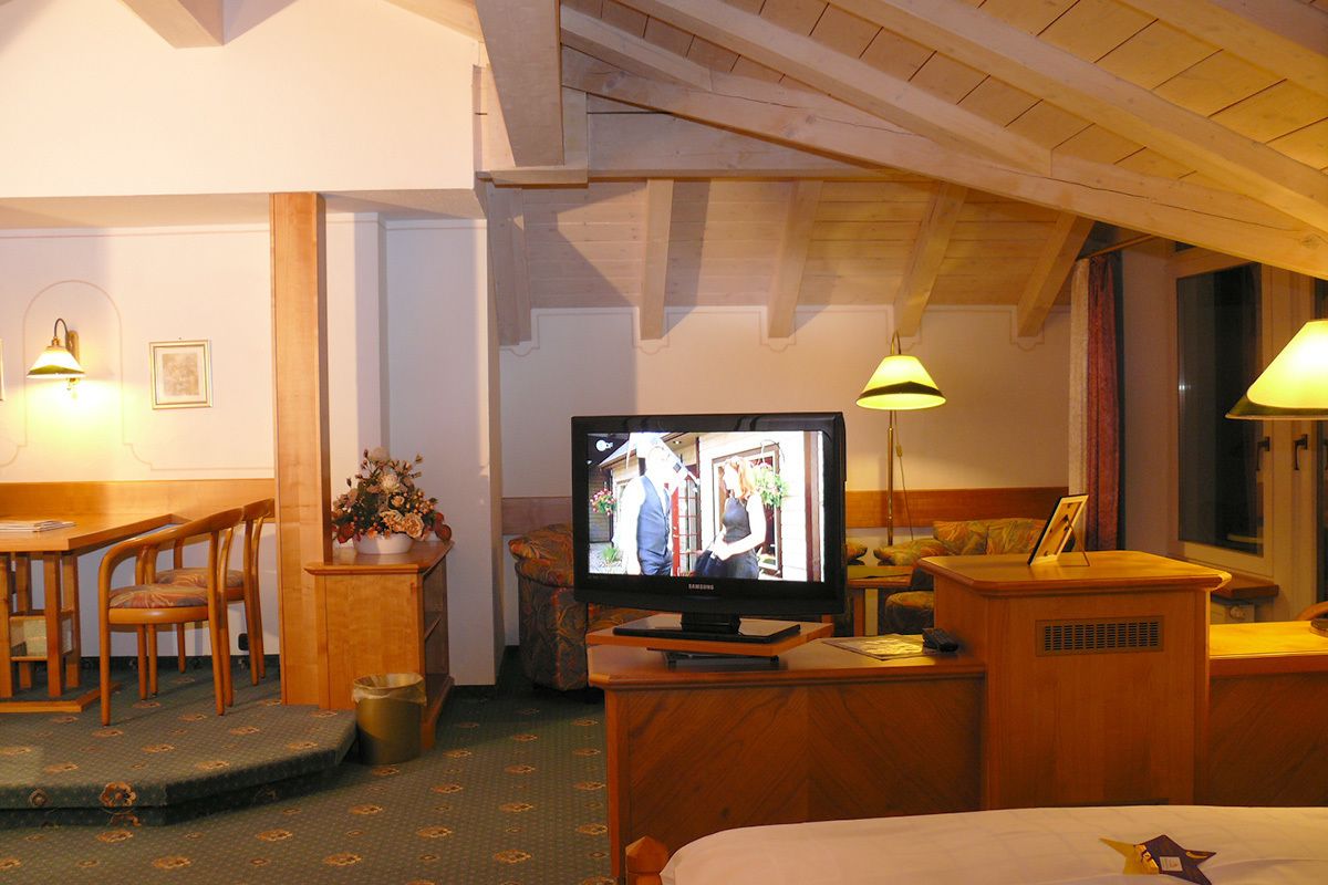 studio, balcony | hypo-allergenic bedding, down duvets, in-room safe, desk