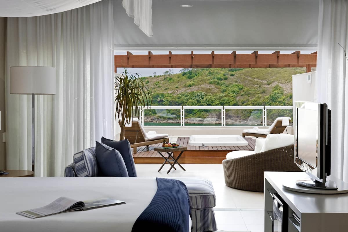 Suite, 1 King-Bett, Whirlpool, Meerblick