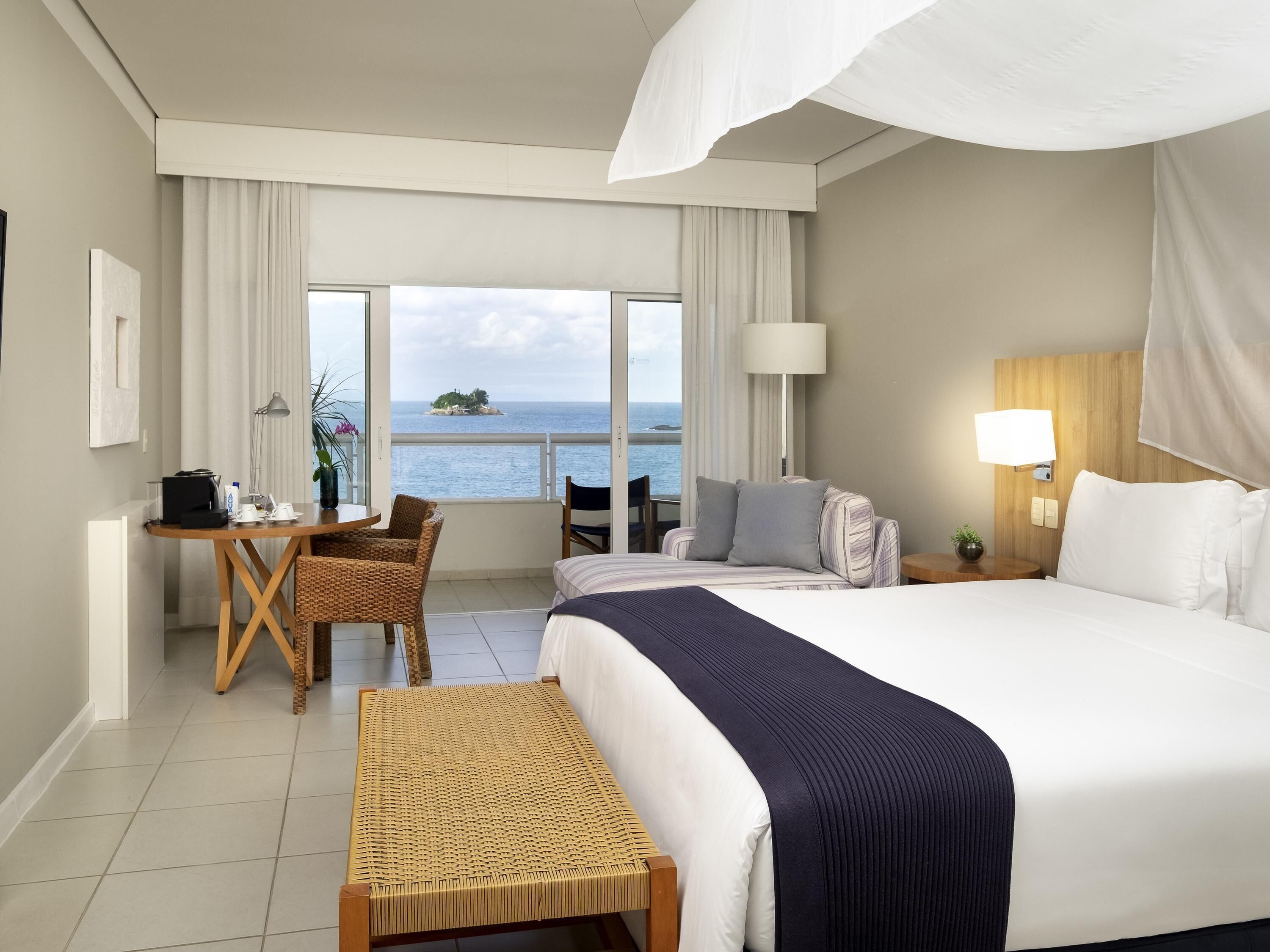 Deluxe-Zimmer, 1 Doppelbett, Balkon (Seafront, central Wing, free Wifi) | Bettwäsche aus ägyptischer Baumwolle, hochwertige Bettwaren