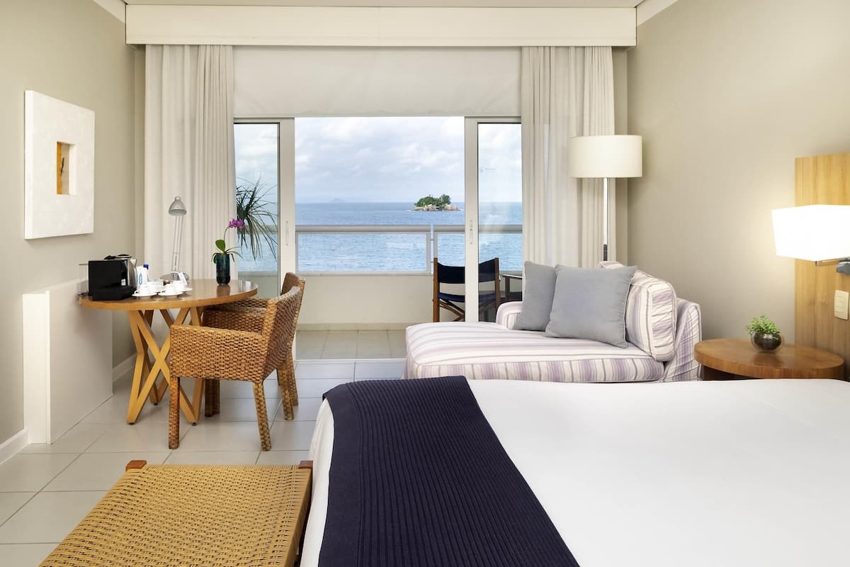 Habitación Deluxe, 2 camas individuales, balcón (Seafront, Central, free Wifi) | 1 dormitorio, sábanas de algodón egipcio, ropa de cama de alta calidad