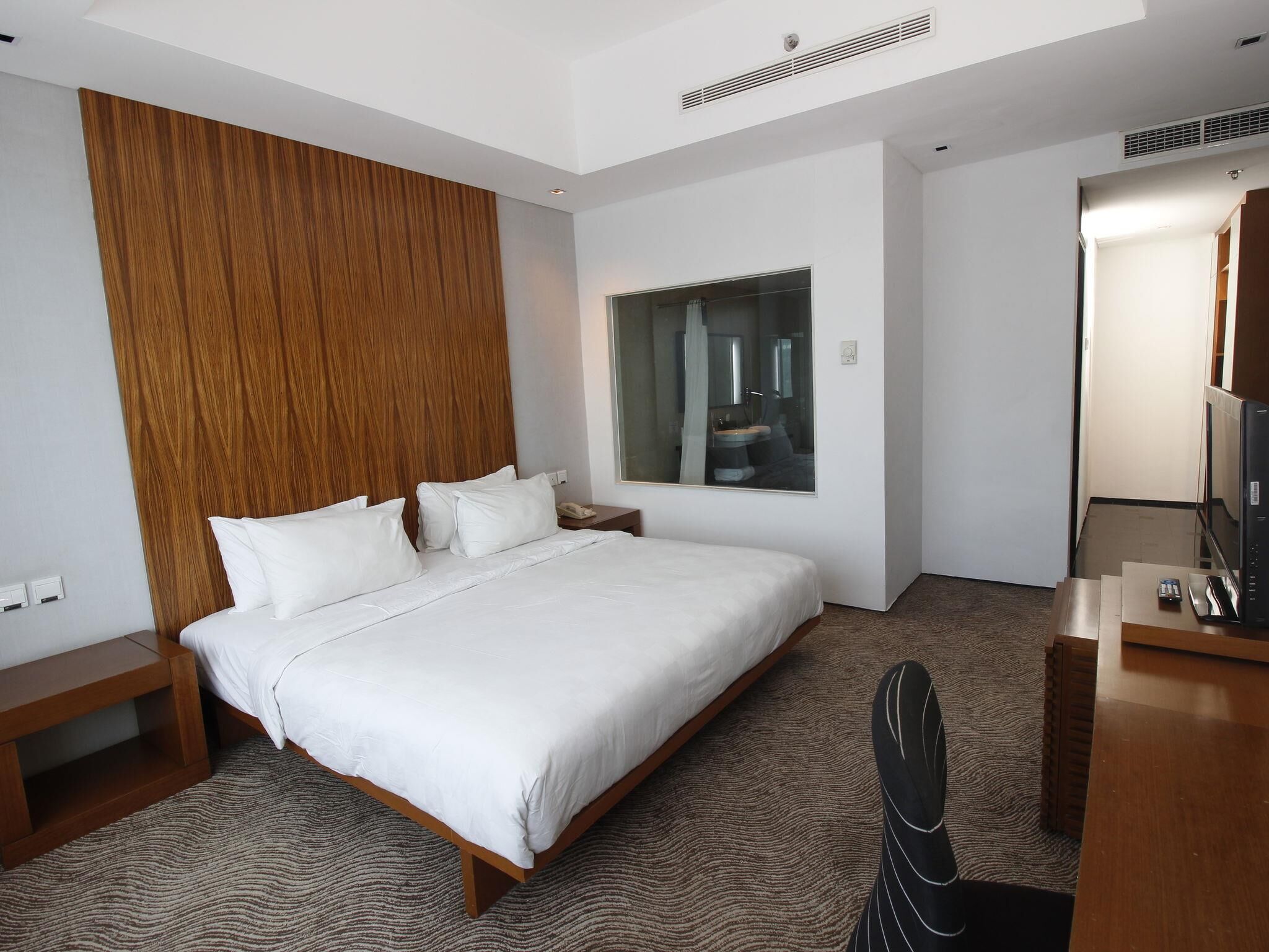 In-room safe, desk, free cribs/infant beds, rollaway beds