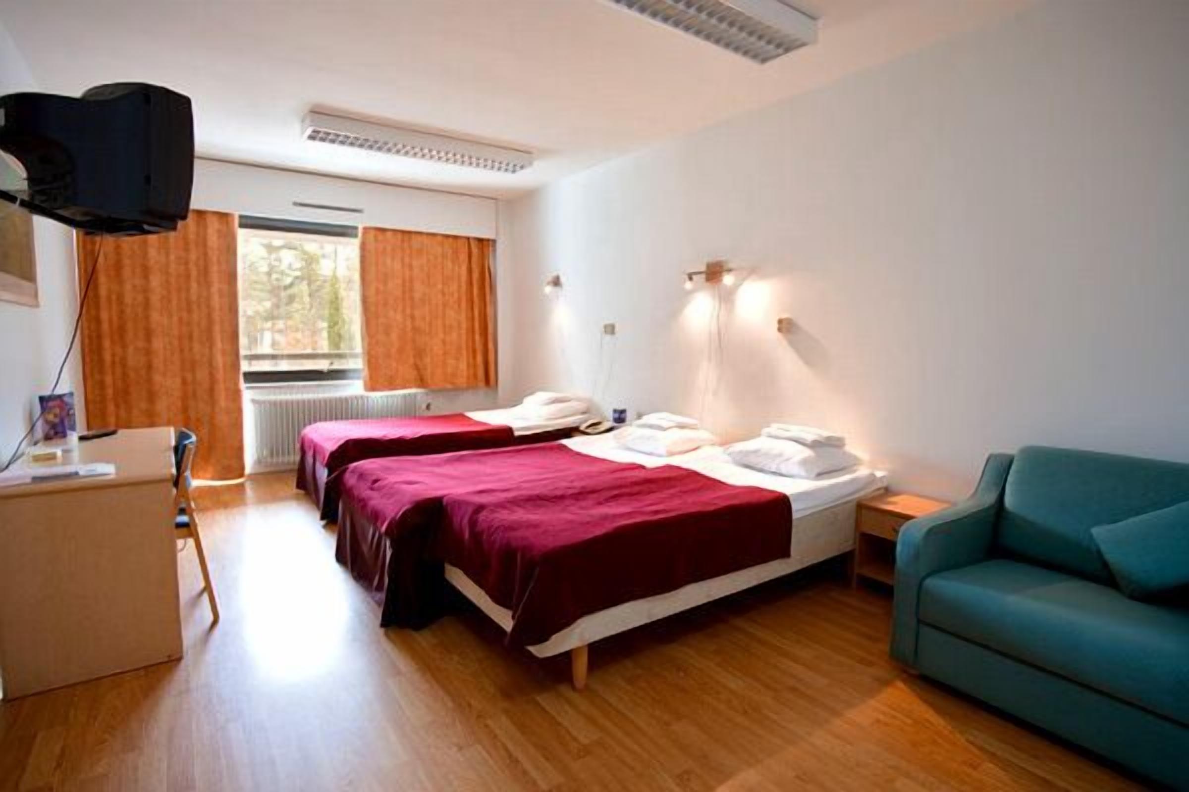 Mørklægningsgardiner, ekstra senge, gratis internetadgang