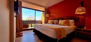 Family Room | In-room safe, free WiFi, bed sheets - Raices Esturión Hotel (Puerto Iguazú)