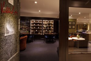 Bar lounge