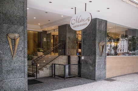 Property entrance. Mabu Curitiba Business