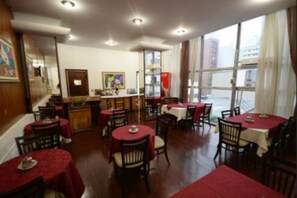 Colazione a buffet inclusa, servita tutte le mattine 