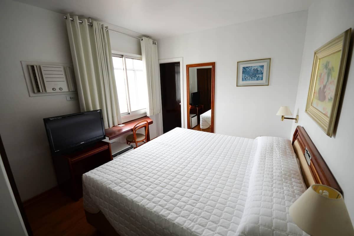 Ropa de cama hipoalergénica, minibar y wifi gratis