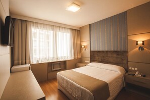 Minibar, kostenlose Babybetten, kostenloses WLAN, Bettwäsche