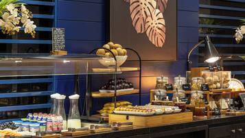 Free daily buffet breakfast