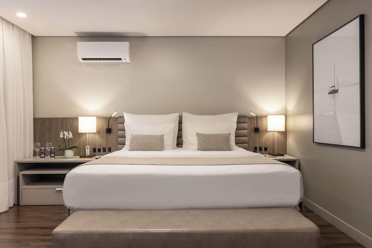 Suite Premium Vista Mar | Premium bedding, pillowtop beds, minibar, in-room safe