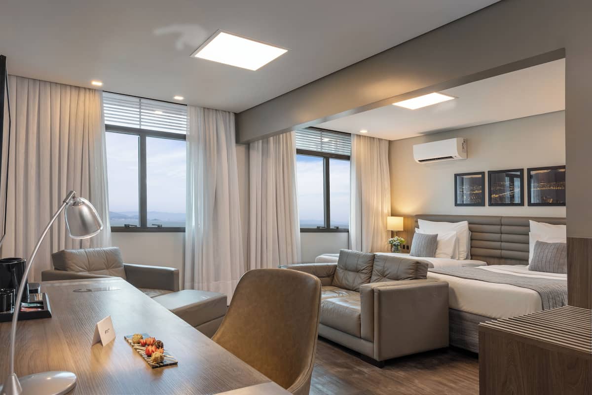 Literie de qualité supérieure, surmatelas, minibar