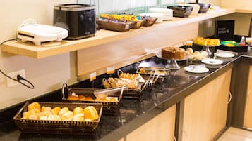 Daily buffet breakfast (BRL 45.00 per person)