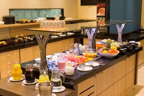 Buffet - Rio Hotel by Bourbon Batel | Curitiba (Curitiba)