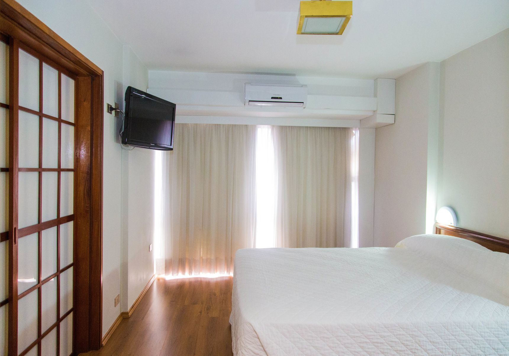 Minibar, Zimmersafe, Schreibtisch, schallisolierte Zimmer