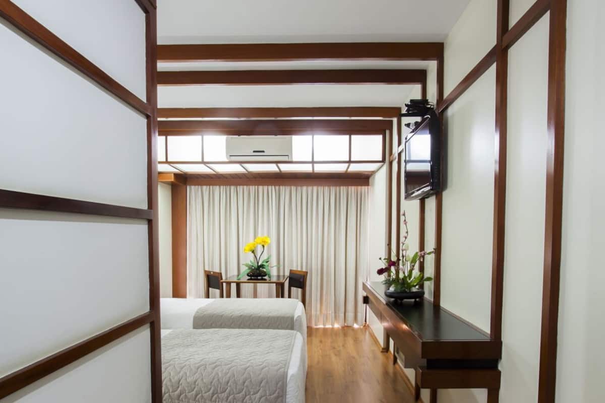 Minibar, Zimmersafe, Schreibtisch, schallisolierte Zimmer