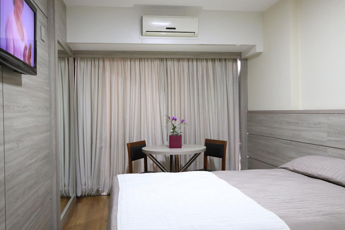 Deluxe Double Room | Minibar, in-room safe, desk, soundproofing