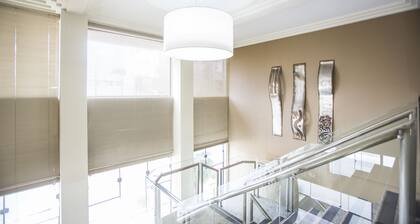 Astron Suítes São José dos Pinhais by Nobile