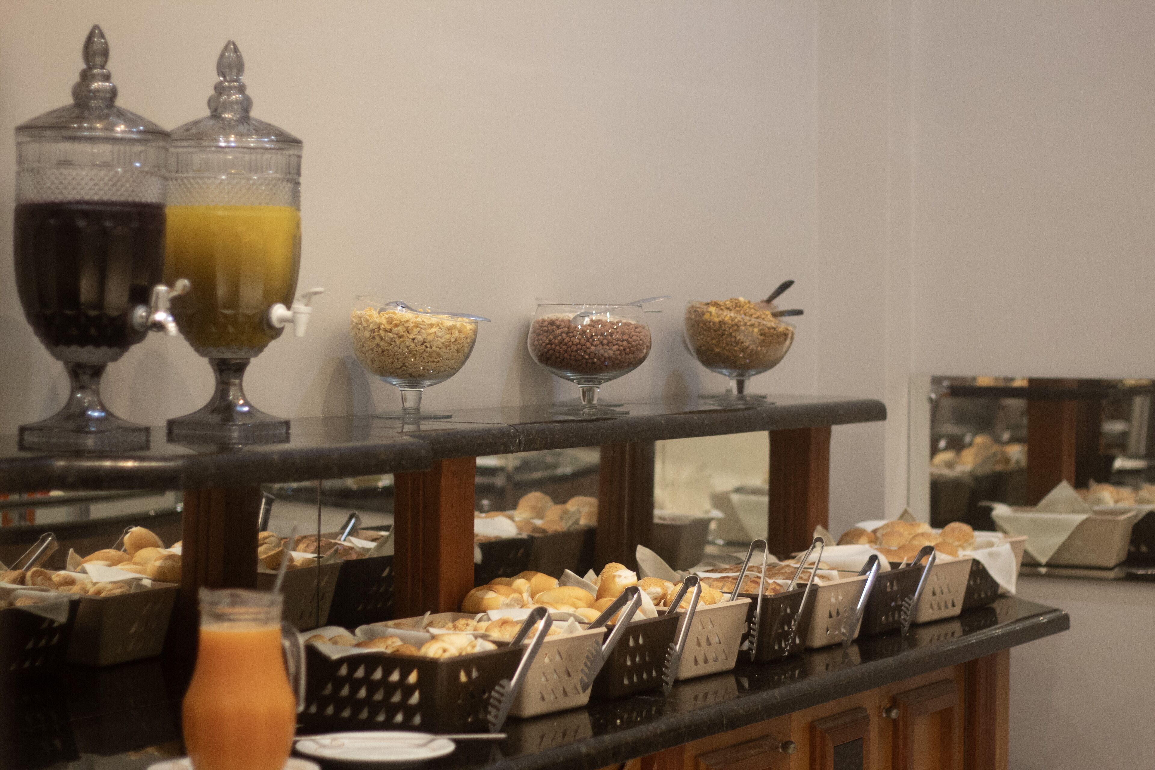 free daily full breakfast