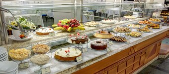 ฟอซ เฟรซิเดนต์ อีโคโนมิก โฮเทล