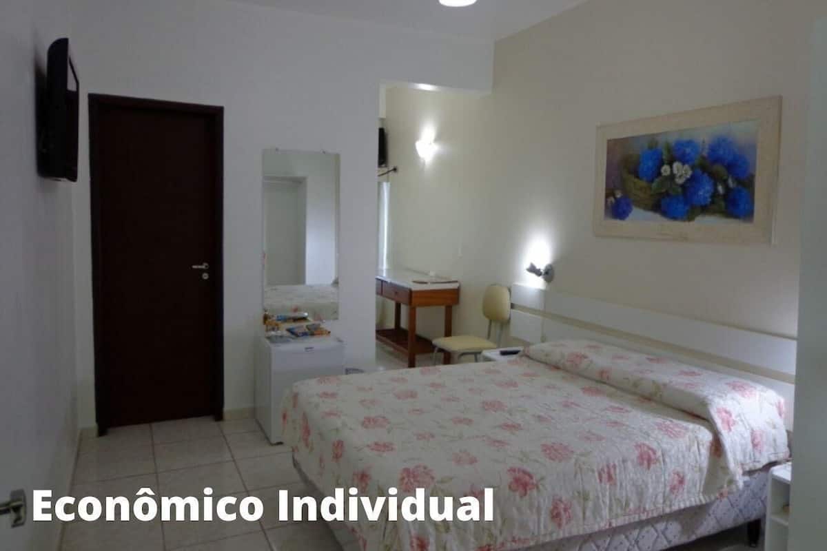 Minibar, bureau, Wi-Fi gratuit, draps fournis