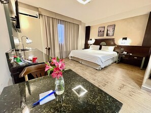 Superior Double Room | 1 bedroom, minibar, in-room safe, desk