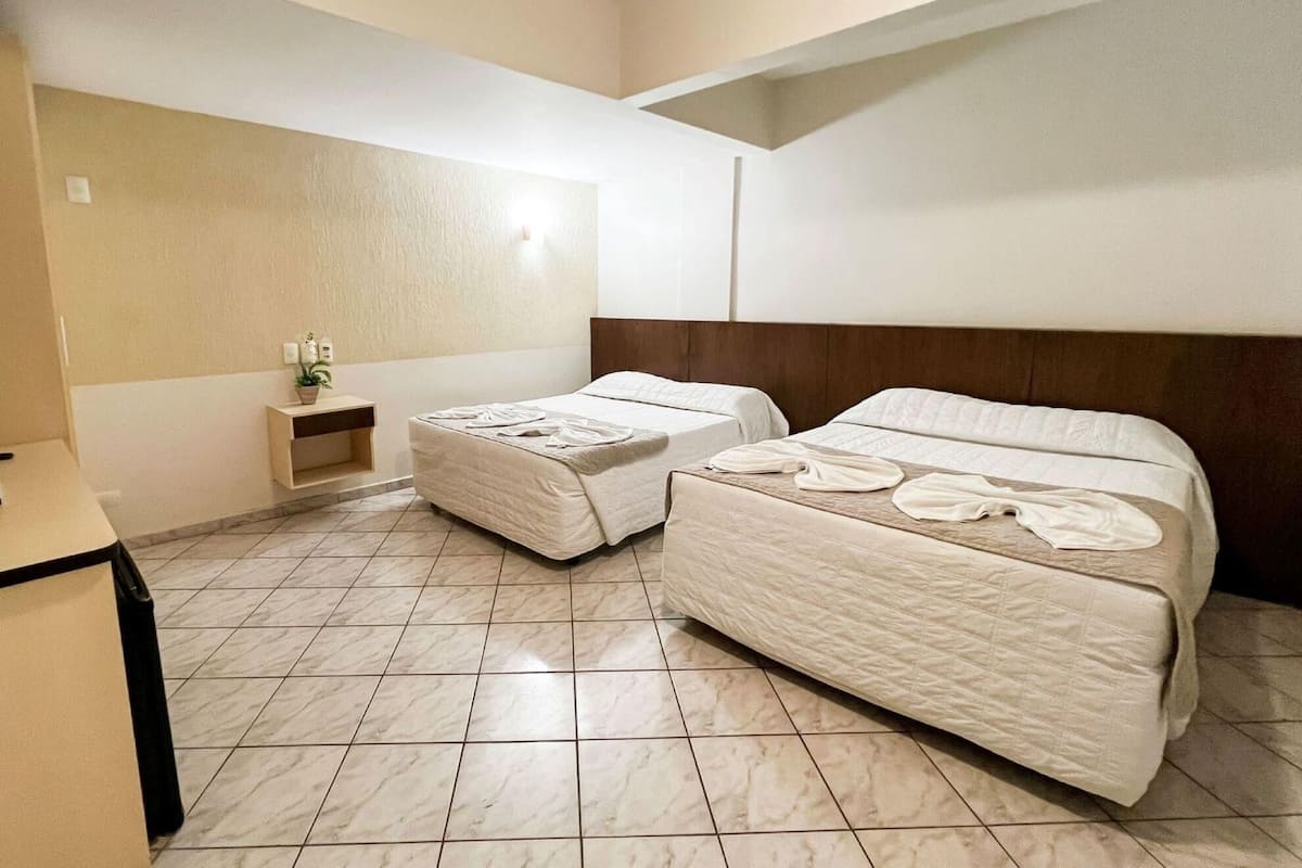 Premium bedding, free cots/infant beds, bed sheets