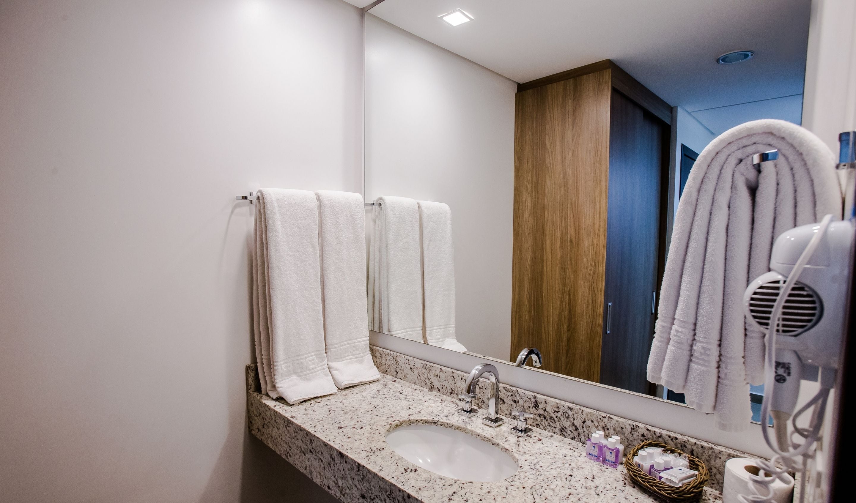 deluxe room | bathroom | free toiletries, hair dryer, towels