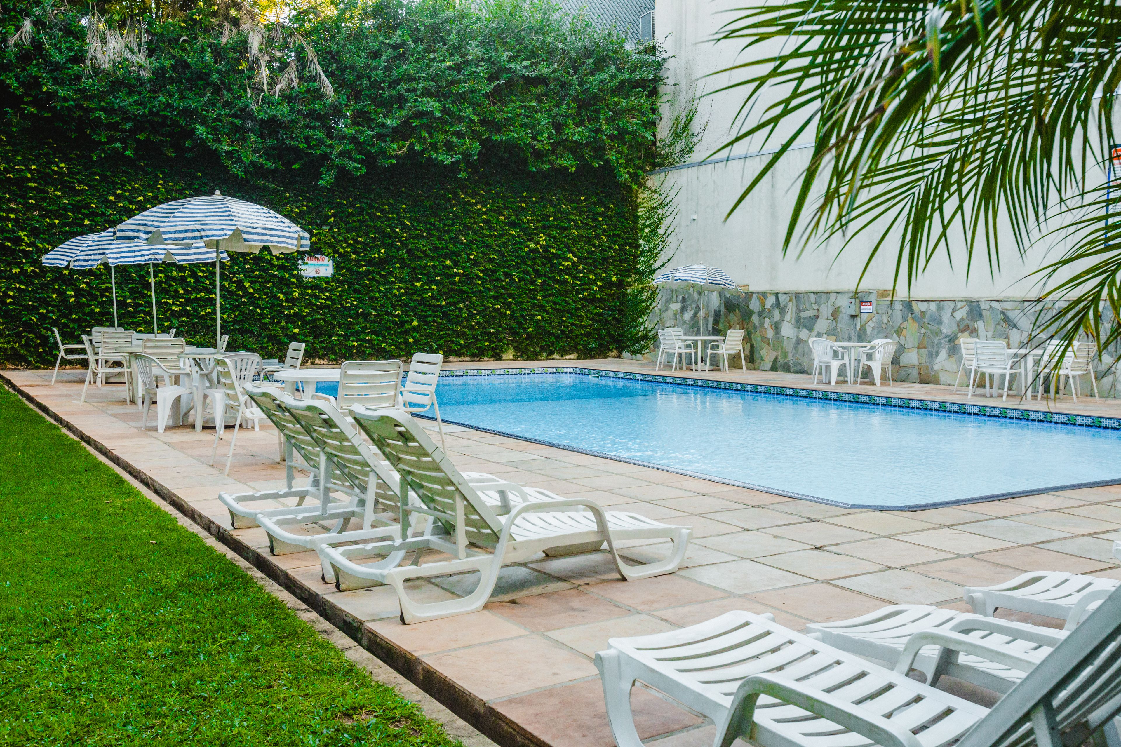 outdoor pool, pool loungers