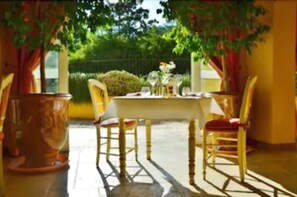 บริการอาหารกลางวันและอาหารเย็น, อาหารเมดิเตอร์เรเนียน