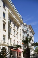 Fachada de la propiedad
