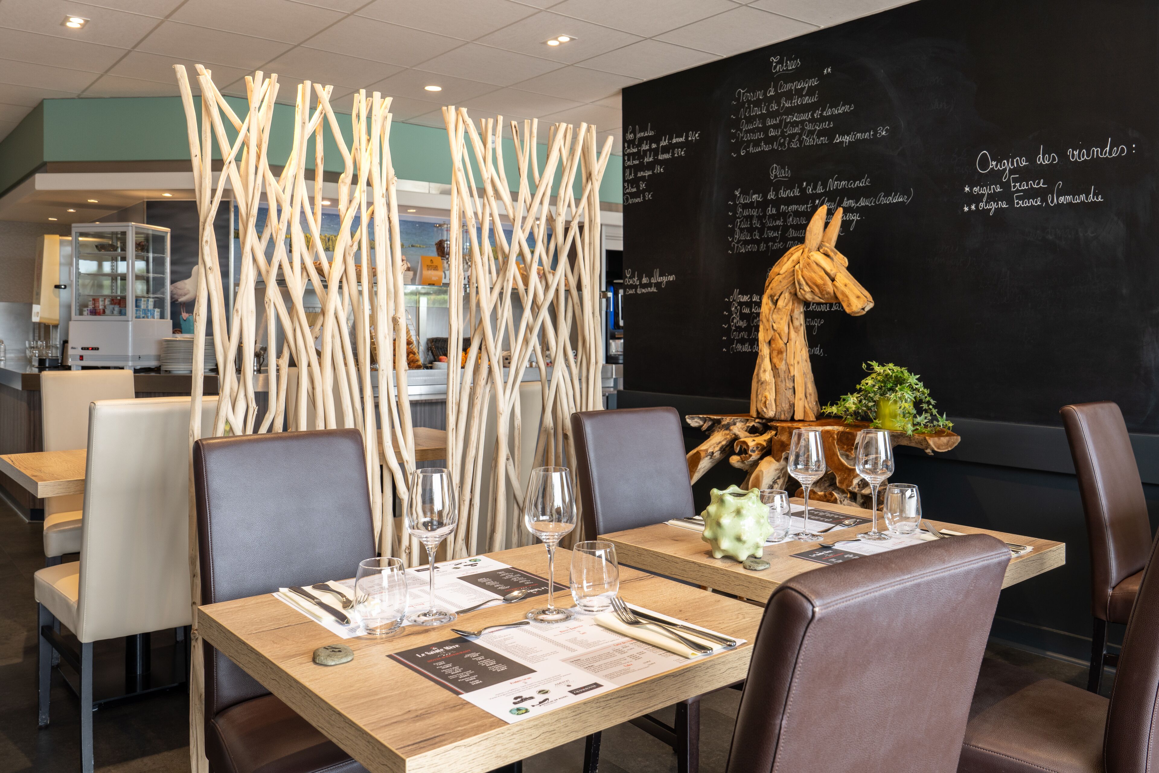 breakfast, lunch, dinner served; regional cuisine