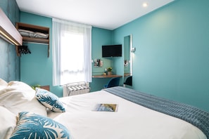 Superior Garden Room | Desk, blackout drapes, iron/ironing board, free WiFi