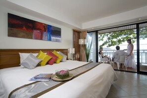 Deluxe Room, Sea View | Minibar, in-room safe, desk, free cribs/infant beds - Sunset Beach Resort (Patong)