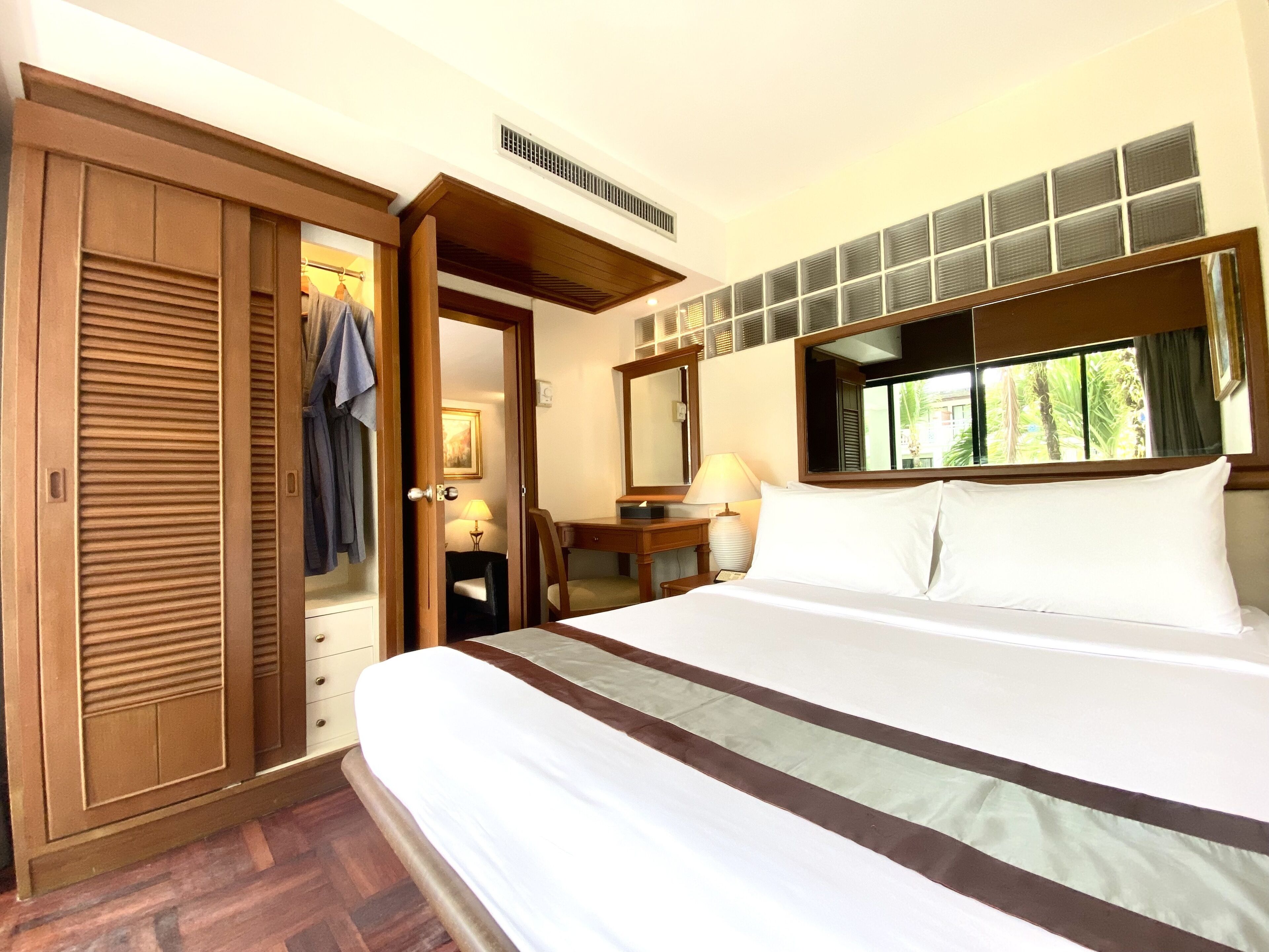 Photo - Sunset Beach Resort