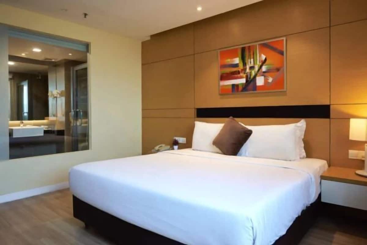 Een minibar, een kluis op de kamer, geluiddichte muren