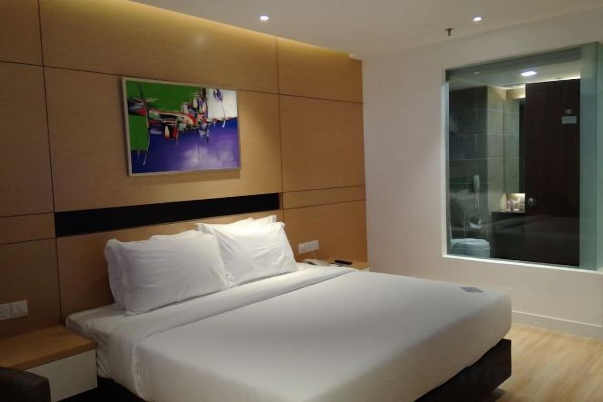 Minibar, két bảo mật tại phòng, phòng cách âm