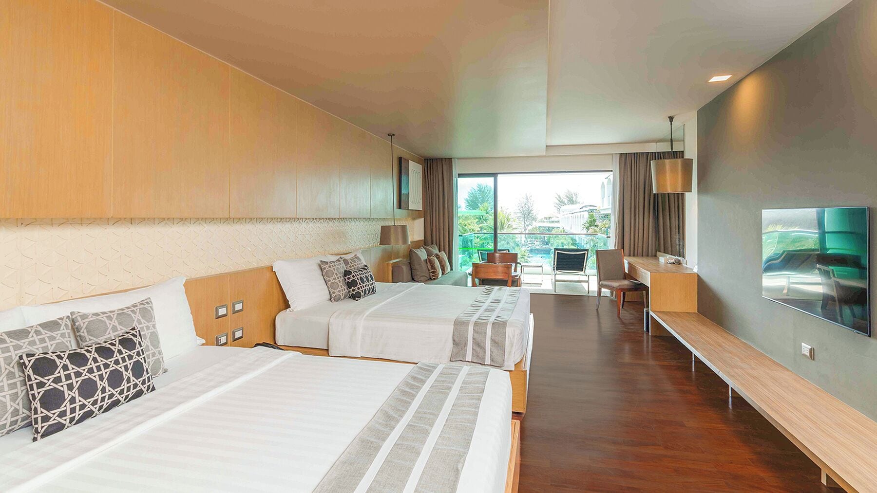1 bedroom, minibar, in-room safe, desk
