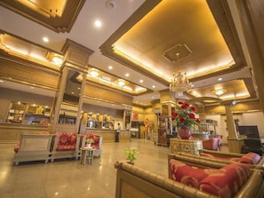 Lobby sitting area - City Beach Resort (Hua Hin)