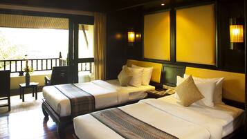 Deluxe Royal Wing | 1 bedroom, in-room safe, desk, blackout drapes