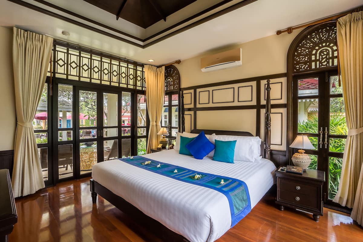 Villa 2 Bedrooms | In-room safe, desk, blackout curtains, rollaway beds