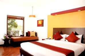 高級客房 | 迷你吧、房內夾萬、書桌、免費 Wi-Fi